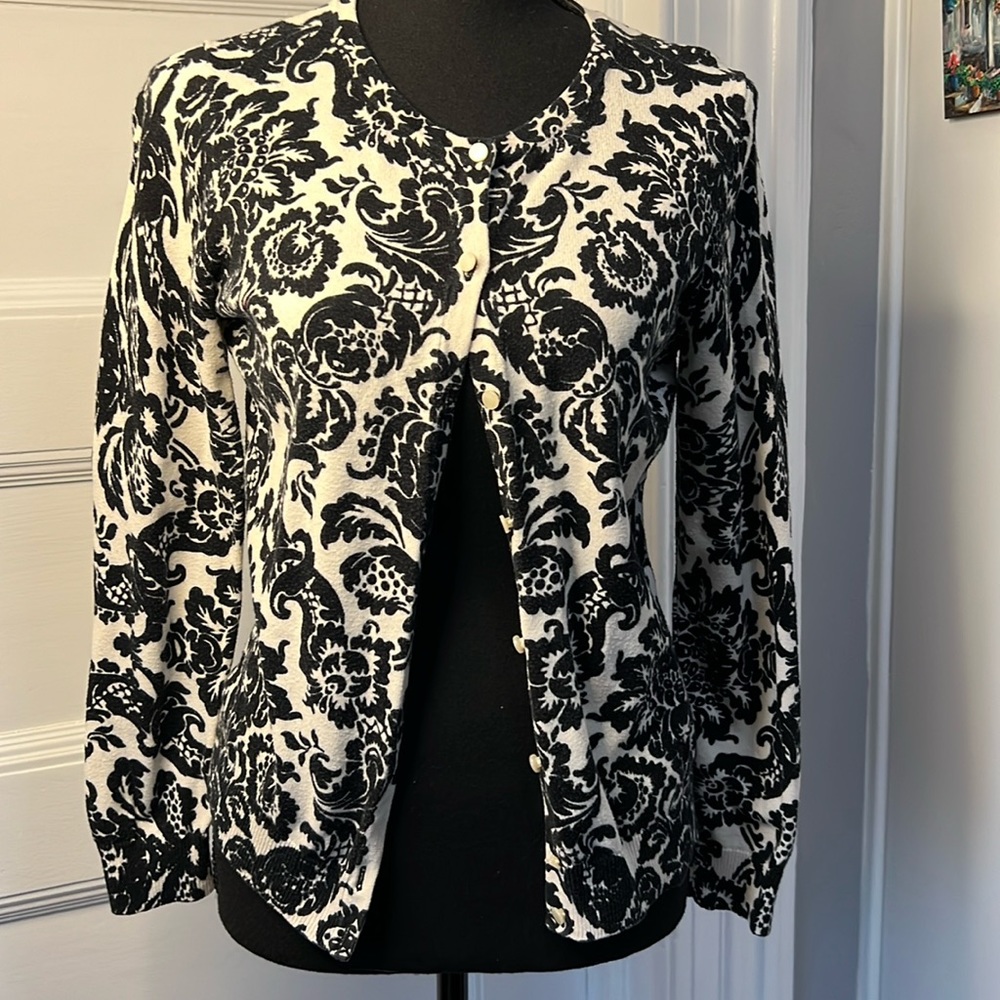 TALBOTS BLACK AND WHITE CARDIGAN‎
